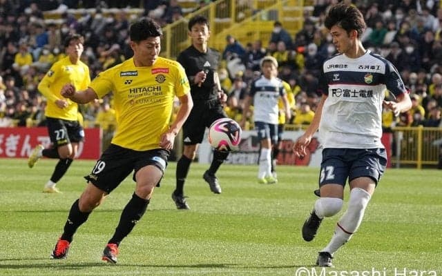 ｢格好いいわ｣｢めちゃくちゃ欲しいわ｣柏vs千葉の“ちばぎんカップ”レジェンドマッチ用特別ユニフォームが渋い！｢販売しないのかな？｣