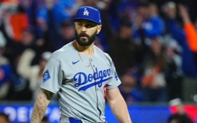 一体なぜ？　ド軍スコットの懐に入る8億円…待ち受ける2度目の支払い、111億円の特殊事情