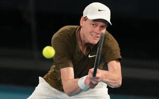 シナー、ジョコビッチに屈し3連覇ならず。「これほど痛む負けはない」18本のブレークチャンス逃し悔恨[全豪オープン]