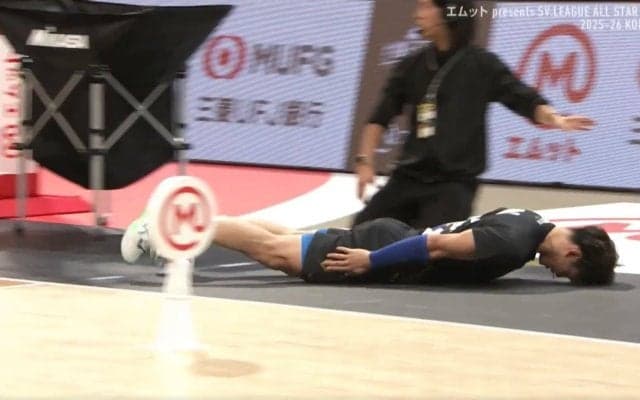 西田有志に何が…？ 女性スタッフに“スライディング”土下座で全力謝罪「もはや芸術作品レベル」SNSで大バズり中