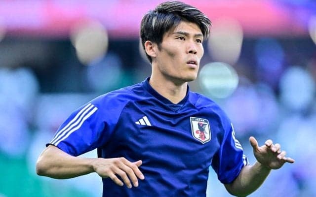 ｢トミ is back！｣冨安健洋が484日ぶりの実戦復帰で“胸熱”な赤白ユニフォーム姿披露！｢アヤックスのユニ似合うな｣｢早く代表にも帰って来て！｣