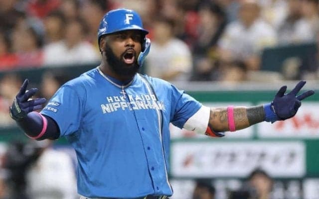 新庄剛志監督も「いいね！」　キャンプ未合流の日本ハム・レイエスが軽快トレ映像を公開　「シェイプアップしてる」ファン期待大