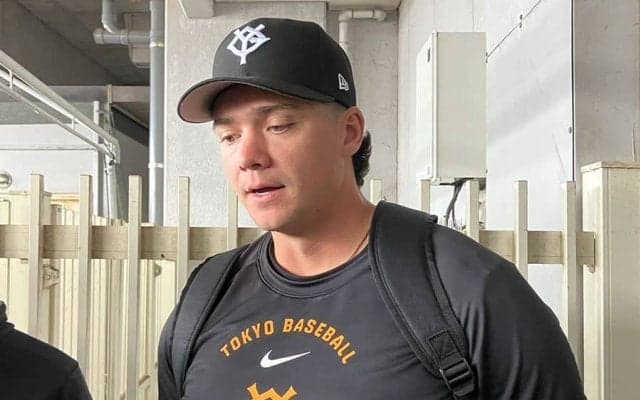 巨人新助っ人が「トラウトみたい」　衝撃の柵越え連発…屈強な肉体にX仰天「めっちゃゴツい」