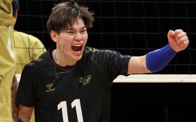男子バレー西田有志の“ヘッスラ土下座”に100万超いいね！　海外でも話題沸騰「礼儀の国らしい行動だ」「素晴らしい」