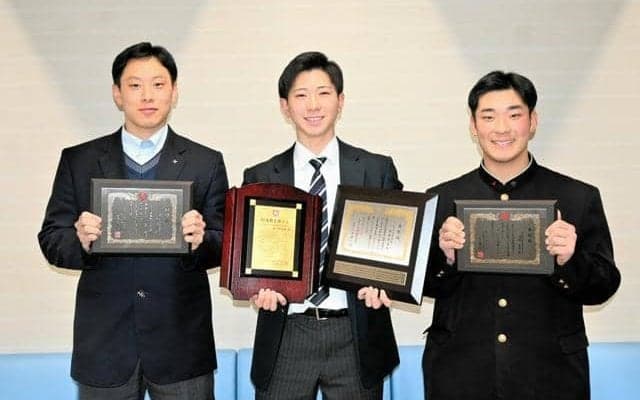 全国で躍動の中京、大垣日大、県岐阜商の前主将ら表彰　高野連