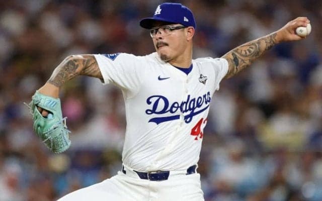 ドジャースから日本の早朝に飛び込んできた“悲報”にファン衝撃「なんてことだ！」「ほかに選べた人がたくさんいたのに…」昨季はチーム最多の71登板とフル回転の32歳救援左腕をDFA