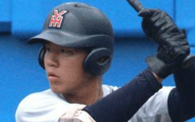 横浜のリードオフマン＆主将の小野が、織田ら同世代を束ねてキャプテンシーを発揮する【センバツ出場校の逸材】