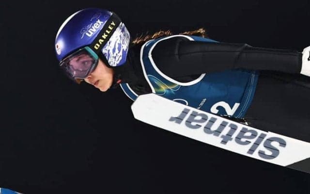 「私の失格のせいで--」涙の謝罪から復活　メダル逃がすも高梨沙羅に深夜の列島でエール相次ぐ「また出るだけでどれだけ凄いか」【冬季五輪】