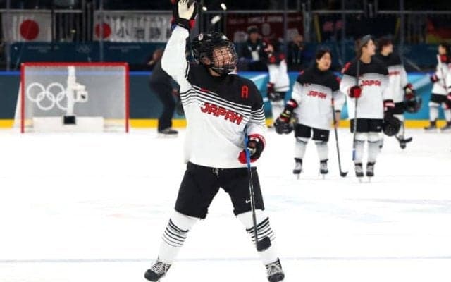 「美しい振る舞いだ」とスイスでも賛辞 “スマイルジャパン”のお辞儀が反響拡大「その礼儀正しさで人々を魅了している」【冬季五輪】