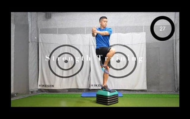 【ゴルフ】段差1つで飛距離アップトレーニングが手軽に行える！