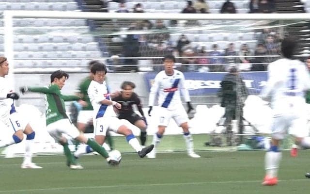 マジックかよ！DF2人の股を抜く驚愕の“ダブル股抜きシュート”が話題「テクえぐいって」圧倒的個人技にファン脱帽