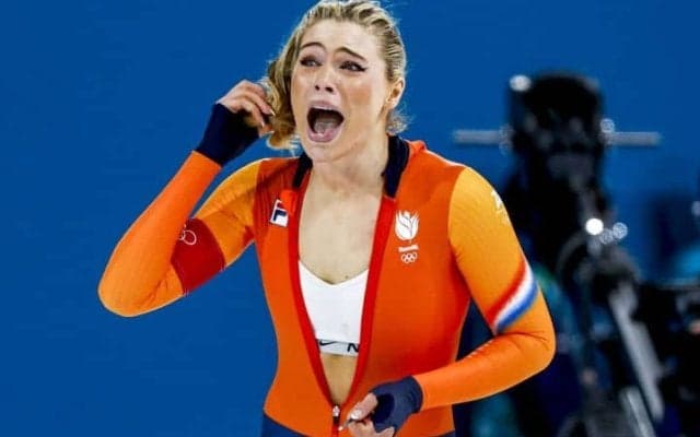 猛批判を浴びた“氷上のセレブ”が五輪新で「完璧に応えた」　高木美帆を下して戴冠に母国紙が賛辞「マスカラが滲んでも気にしなかった」【冬季五輪】