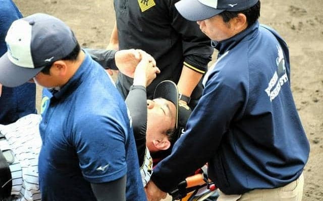 阪神・石井大智にアクシデント　紅白戦で登板　左足を負傷か