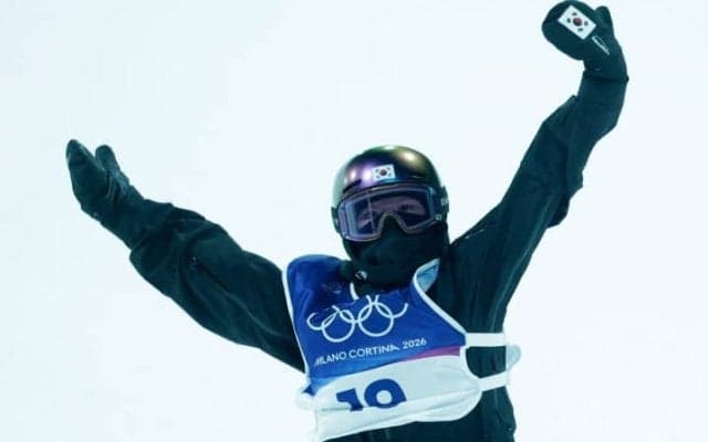 波紋を呼んだ18歳の“ボード投げ”…韓国メディアは日本の反応に「難癖」と異論　当人は「嬉しくて」と理由を告白【冬季五輪】