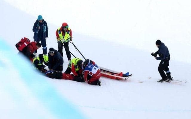 中国スノボ女子選手が「首から激しく着地」…英紙は“戦慄の転落事故”と報道　凄まじい衝撃に観客は震撼【冬季五輪】