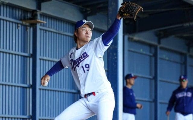 衝撃落差…侍J“秘密兵器”が「エグすぎる」　崩れ落ちる打者、X仰天「キレが」