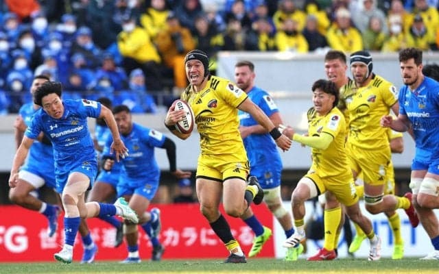 不要な一足を、誰かの希望へ。クラブハウスの片隅から生まれた支援の輪