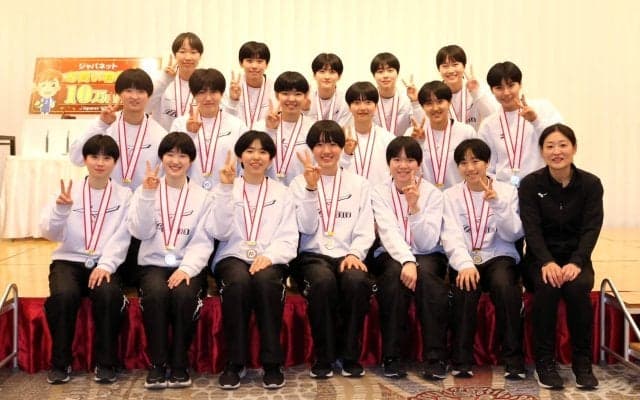 就実高が金銀銅メダルをつかんだ今年度の祝賀会を行う 「不安のほうが大きかった1年」も8大会連続でベスト4以上をキープ