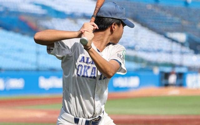 素振りでイメージする「詰まりと泳ぎ」　大阪桐蔭OB推奨…本塁打生む“3種類スイング”