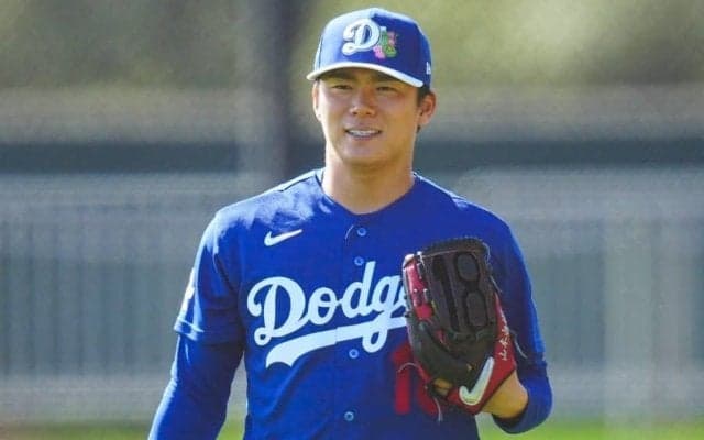 山本由伸、キャンプ初日にライブBP　最速151キロ剛速球でバット粉砕…大谷＆朗希も熱視線