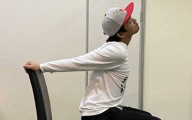 「自宅でできる椅子を使ったトレーニング」～首・腕・胸～