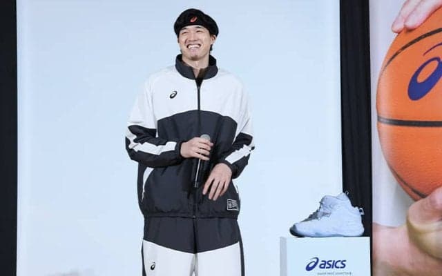 渡邊雄太がアシックスイベントで高校生と交流「今しかできないことを続けていきたい」…“新たな相棒”にも言及「抜群に合う」