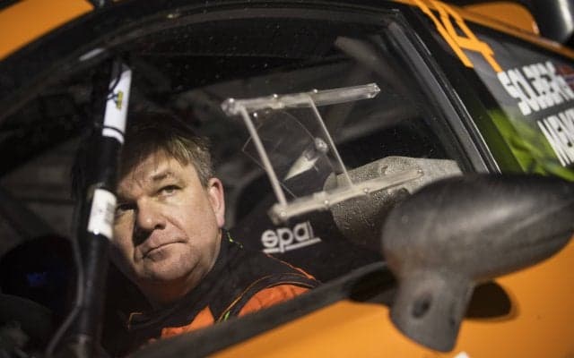 世界最速のラリー車が激しく転倒→吹雪の中を激走する異次元の光景 車は逆さま…雪まみれで走るタフさに脚光