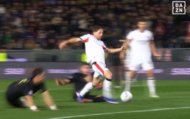 「50歳まで戦える」40歳モドリッチ、“魔法のアウトサイド弾”に世界騒然！「成熟したワイン」超絶チップキックで決勝点「レアルは後悔してるはず」