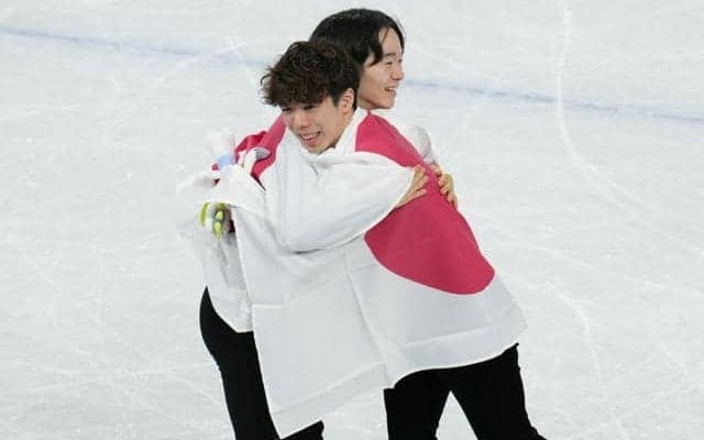 佐藤駿が手にした夢のような銅メダル　親友と一緒に上がった表彰台