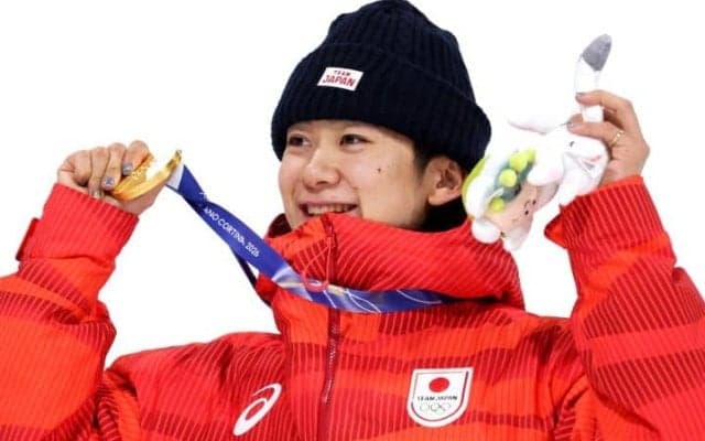 男子HP金・戸塚優斗の“指先”が話題「メダルもネイルもピカピカ」ファンの反響に本人も喜び「褒めてくれるのが嬉しい」【冬季五輪】