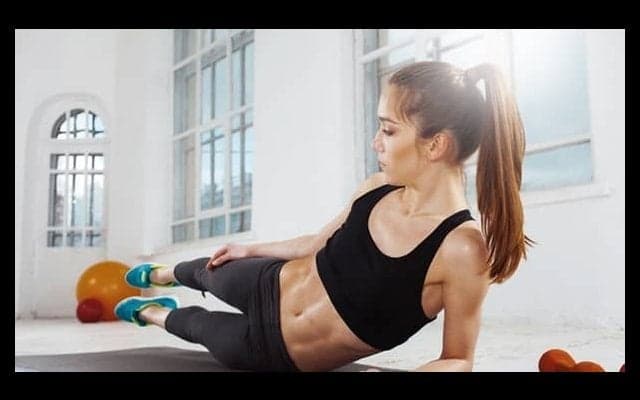 まるでアスリートのような腹筋を持つ腹筋女子の魅力とは