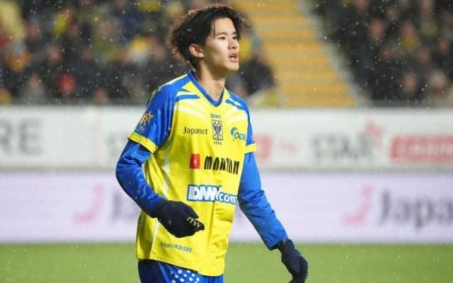 ｢キッズと雪合戦になって草｣今季10得点目を決めた後藤啓介の“雪かきウォーミングアップ”映像が話題！｢ジワるw｣｢こういう姿勢がチームに愛される理由だよな…｣