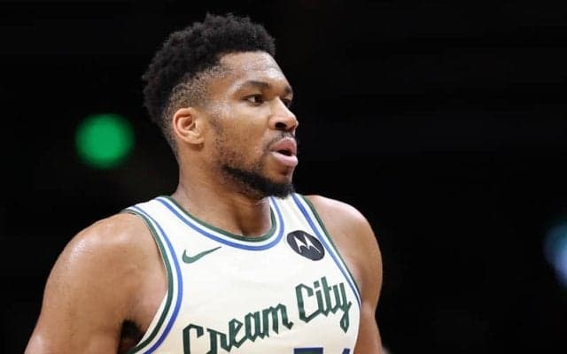 トレードの噂が堪えなかったヤニス「今日をもって、僕はバックスへコミットする」