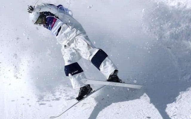 「記録より記憶に残る」まさかの背走に広まる衝撃　日本人メダリストのゴール場面に海外紙が脚光「まるで魔法だ」【冬季五輪】