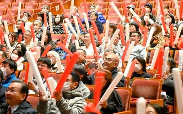 未明に盛岡から280人が熱い応援　スピードスケートの吉田雪乃選手