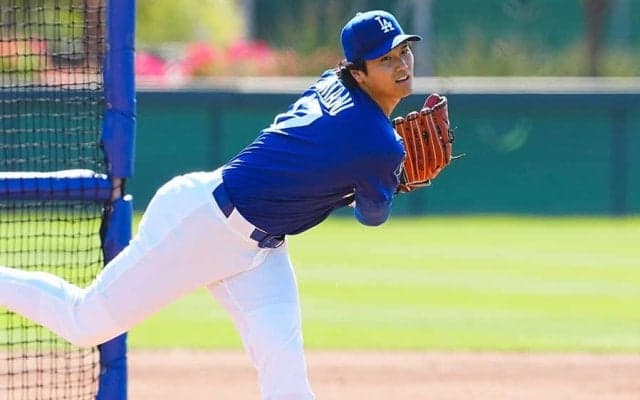 大谷翔平の前にできた壁…“初登板”で異様な光景　本人ほぼ見えず、米驚愕「いつも大勢」