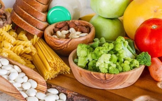 ゴルファーに大切な食事学～五大栄養素とは？～