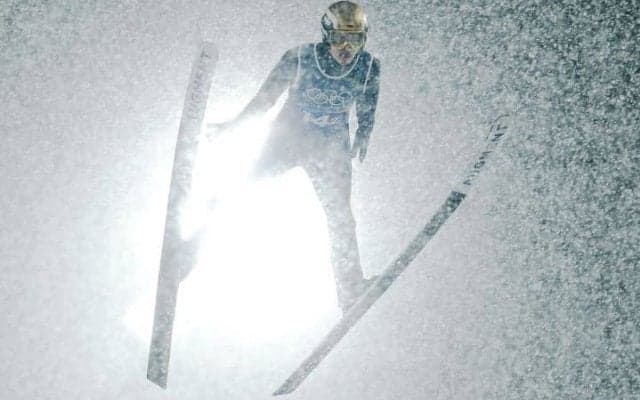 「メダルを奪われた」「銅はブリキに」ジャンプ4位ドイツも不満爆発…母国紙「運営側は一体何を考えていたのか？」【冬季五輪】