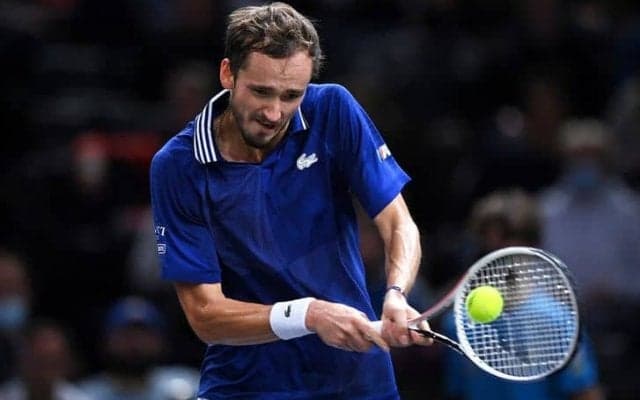 メドベージェフ、コルダのミスを引き出し逆転でベスト8進出「理にかなった試合運びができた」[ロレックス・パリ・マスターズ]