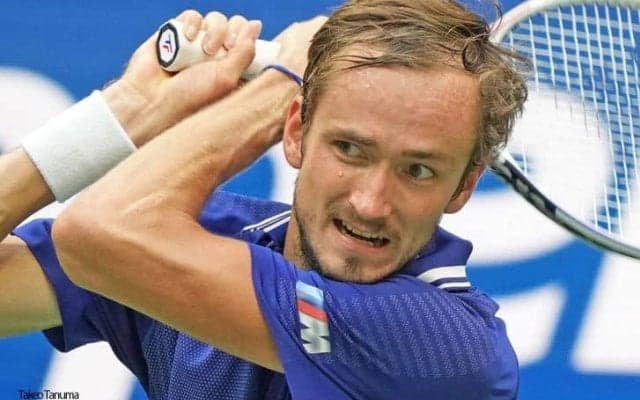 仲間を救うために。メドベージェフ、ルブレフ、ハレプらがサイン入りラケットをオークションに出品