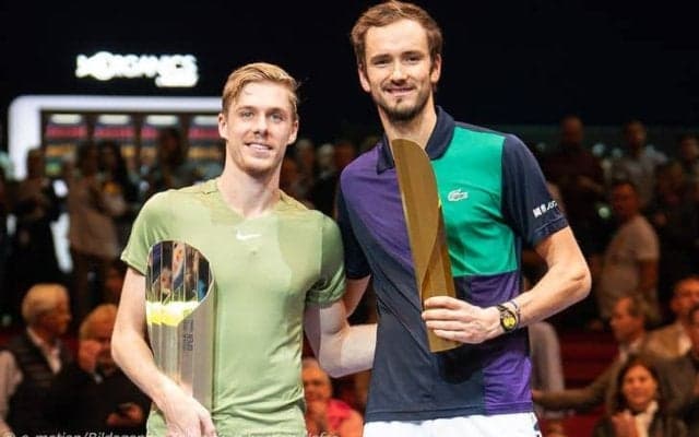 メドベージェフ、シャポバロフを逆転で下し今季2勝目! 父親として初のタイトルに「このトロフィーを妻に捧げたい」[エルステバンク・オープン]