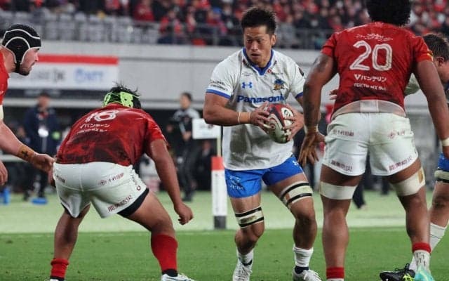 「布巻さんは常に背中を押してくれる存在」。師匠と磨いたタックルで挑む開幕9連勝