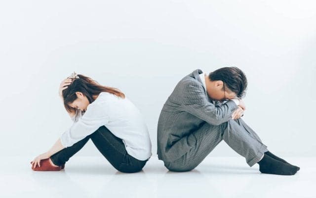 「母親からの愛情不足」で育った大人の特徴とは？男女別に解説