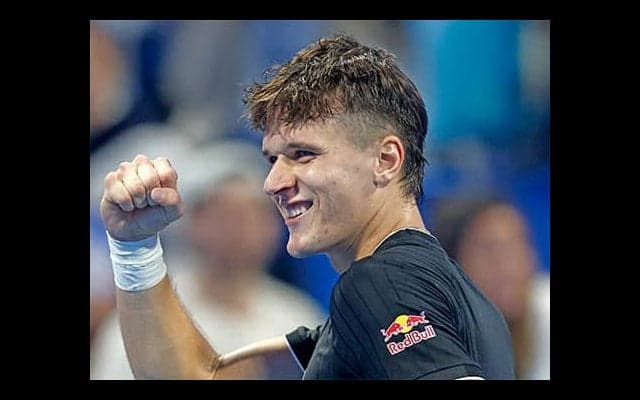  世界2位破り2年ぶり2度目の4強 