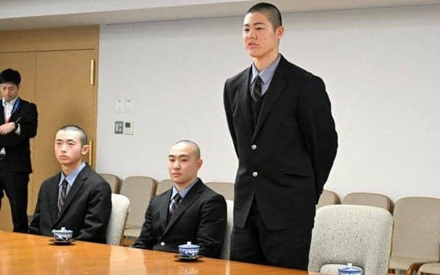 「一戦必勝で全国優勝を目指す」　選抜出場の光星選手らが知事に抱負