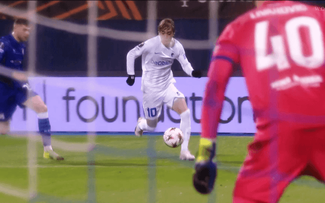 「美しい…」伊東純也の“神トラップ”を解説が大絶賛！「これ以上ないファーストタッチ」右足アウトサイドから急加速した瞬間