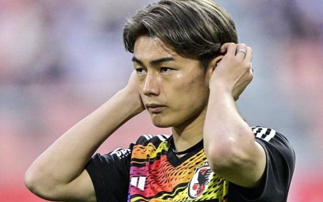 ｢かっくぃー｣｢オーラを感じる｣上田綺世の“お洒落すぎる”表紙ショット撮影シーンに反響！｢めっちゃイケメンやな～｣フェイエノールト公式マガジンに登場