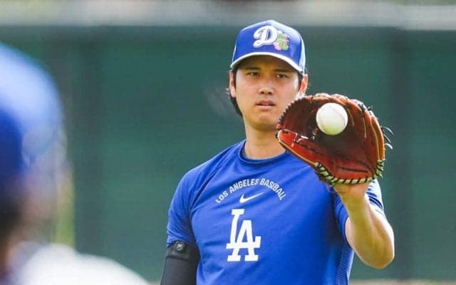 大谷翔平、ファン発見の「塗装」　由伸＆朗希との迫力ショットで…匂わせた“愛着”