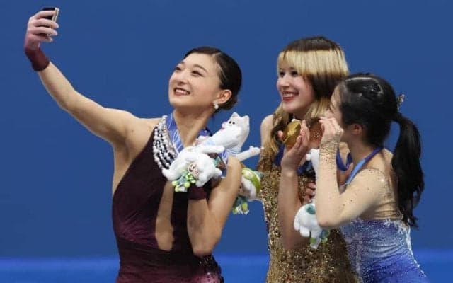 フィギュア女子3人は「フレンドリーですね」…自撮り写真に“反響”続々「全力を尽くしてやり切った笑顔」【冬季五輪】