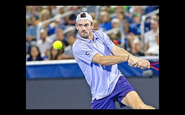  第1シードに快勝、親友対決制す 